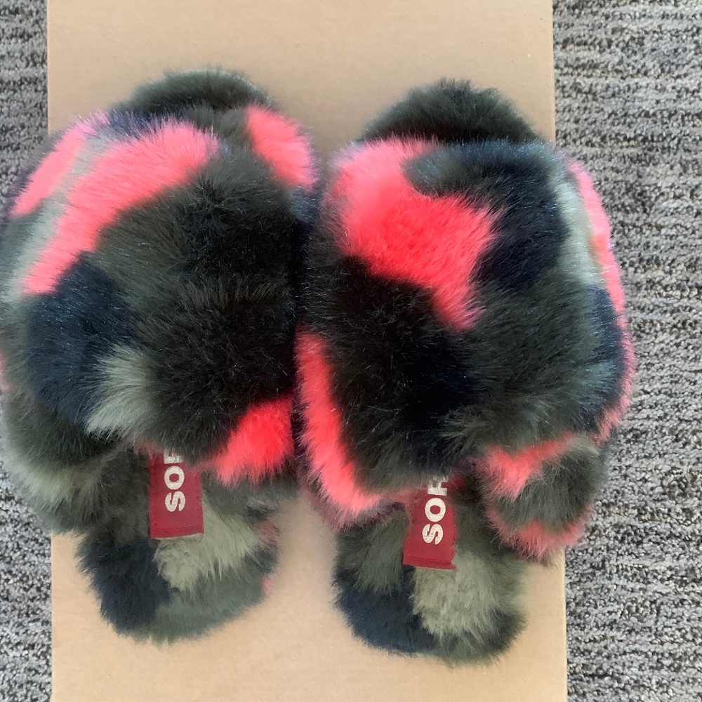 Sorel Slippers Size 6